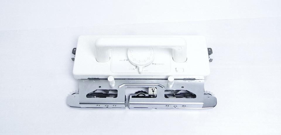 Elektronischer Lochmusterschlitten LC-580/840